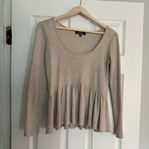 Longsleeve tan Lulu’s shirt